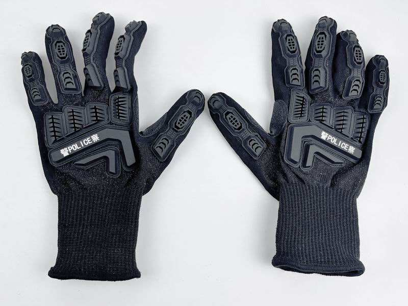 Tactical cut-proof gloves; training wear-resistant, anti-slip protective gear; touch screen compatible, impact-resistant full-finger gloves; duty gloves.